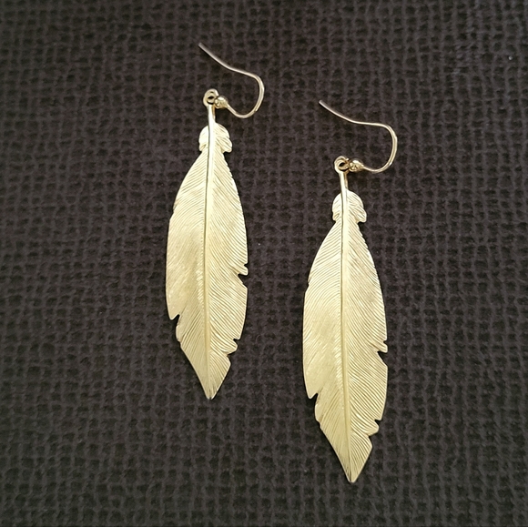 Mia Fiore Textured Gold💛 Feather🪶 Earrings - Picture 3 of 16